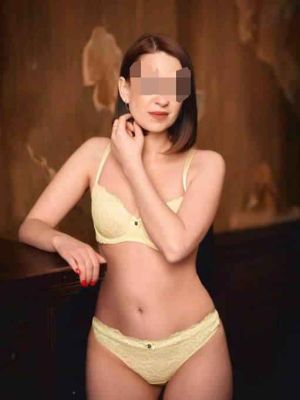 Дівчина легкої поведінки, працює цілодобово