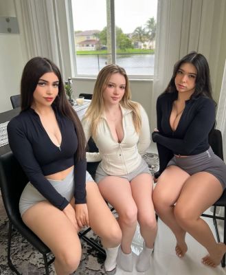 Подружки - проститутка с большими формами, 24 лет